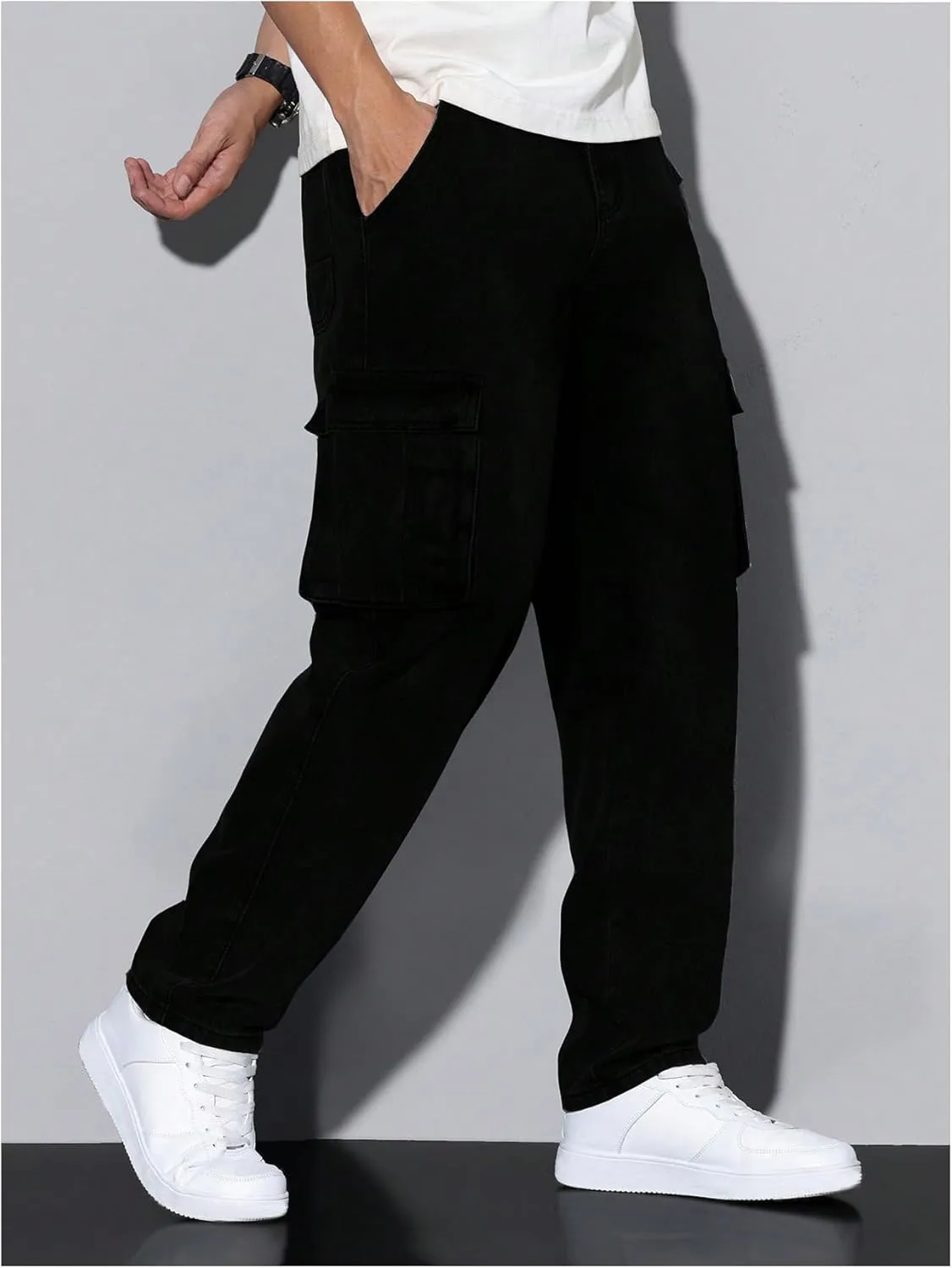 Verdusa Men's Cargo Jeans Relaxed Outfits Straight Leg Denim Pants Vintage Jeans with Pockets