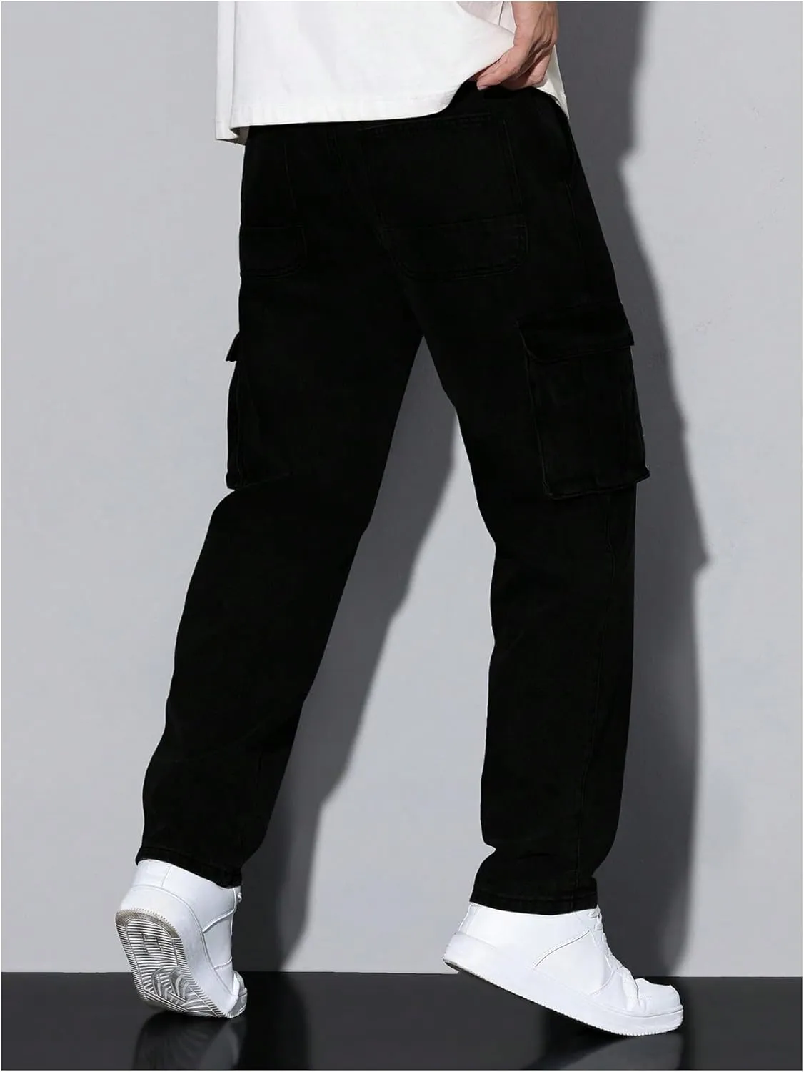 Verdusa Men's Cargo Jeans Relaxed Outfits Straight Leg Denim Pants Vintage Jeans with Pockets